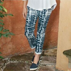 Soft Surroundings Navy and White Patterned Leggings
